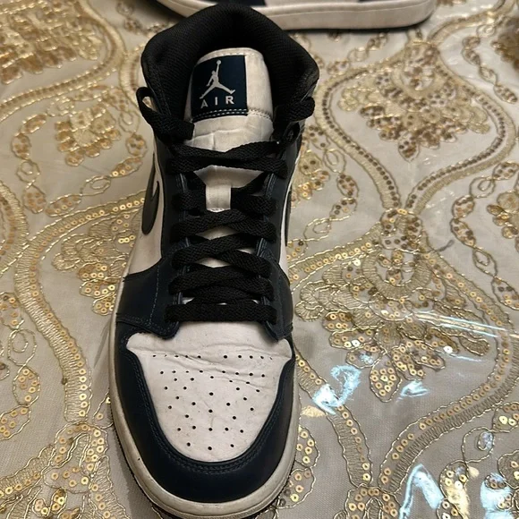 NIKE AIR JORDAN 1 MID SE ASW 'CARBON' - SIZE 9 MENS US - Picture 3 of 16